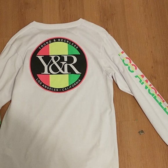 Long sleeve with young and reckless printing - Picture 3 of 4